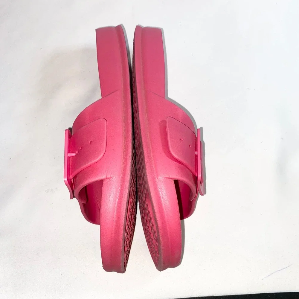 Mudd Hot Pink Buckle Slide Sandals Womens Summer Beach Shoes Vacation Waterproof